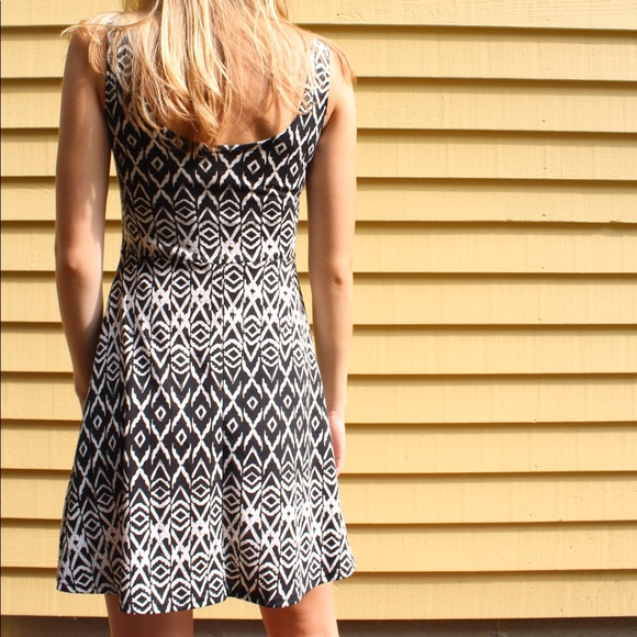 Black & White Print Dress - Picture 3 of 3